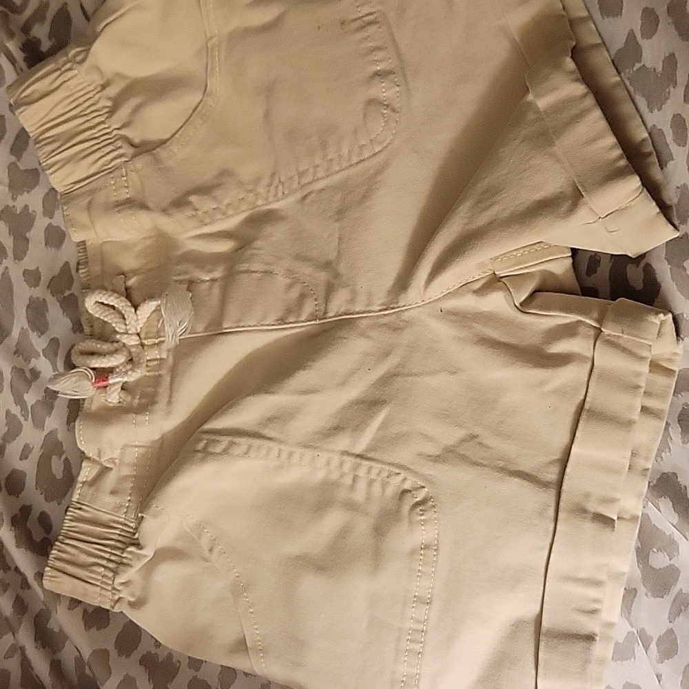 Girl shorts  size 6 has not been worn